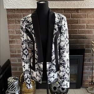 Minimum Black and White Patterned Blazer
